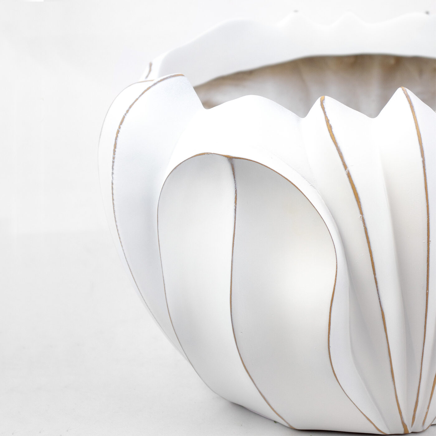 TULIP POLYRESIN POT 34.5X23.5CM