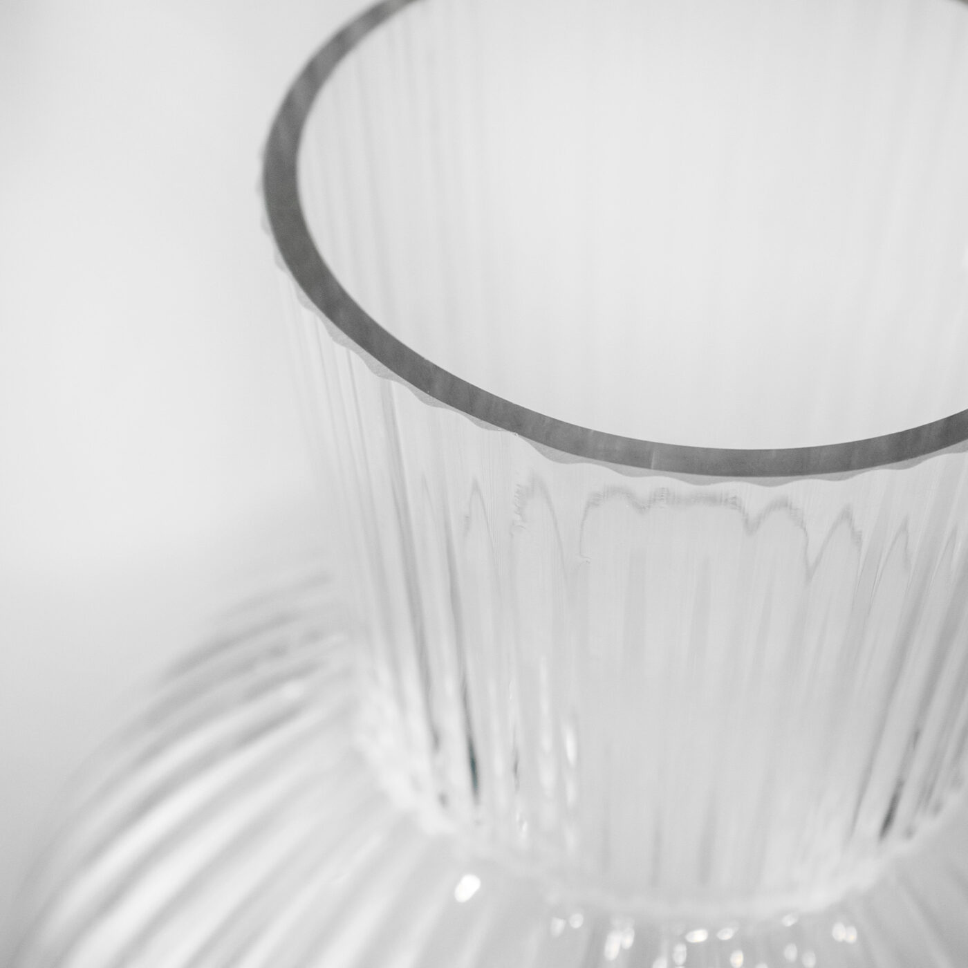 RIBBED BOUQUET GLASS VASE 10 X 20 X 28H - Image 2