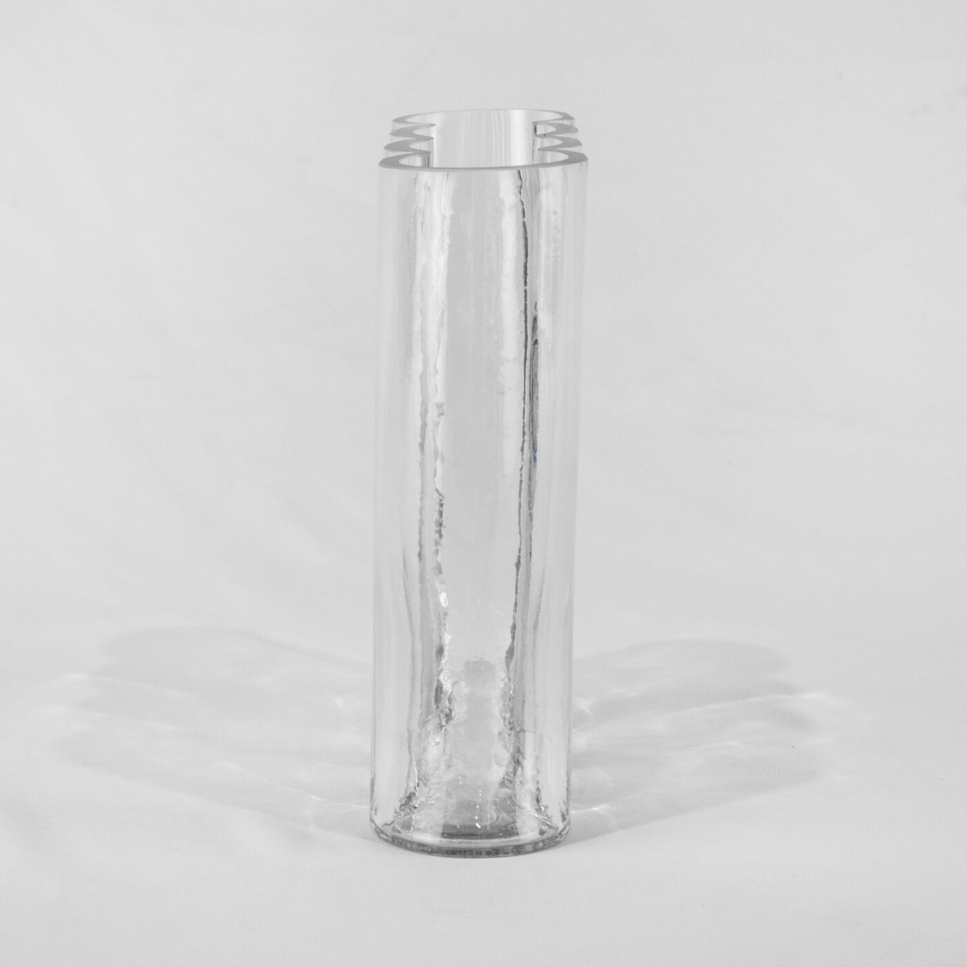 RECTANGULAR GLASS VASE 6 X 19.5 X 21H - Image 3