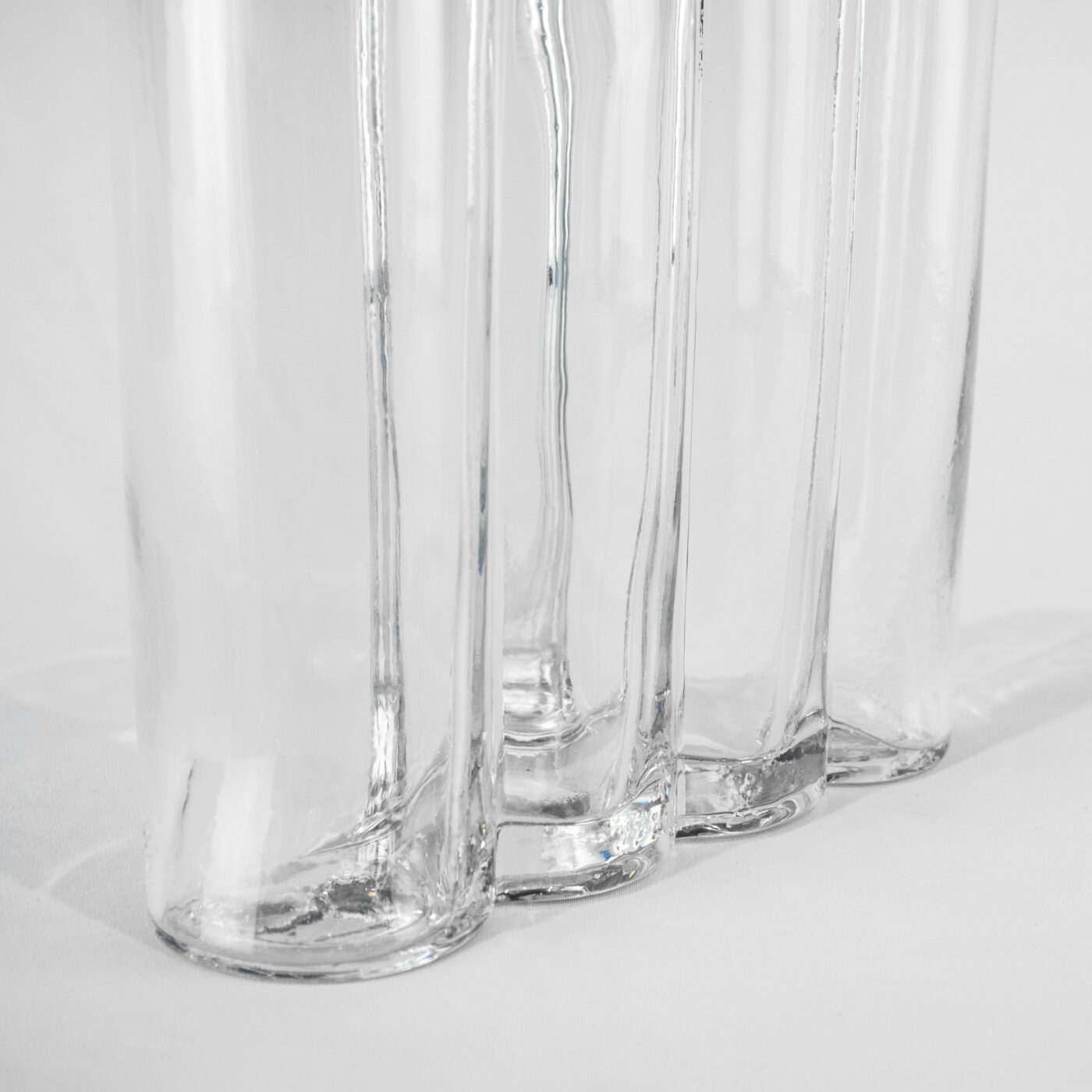 RECTANGULAR GLASS VASE 6 X 19.5 X 21H - Image 5