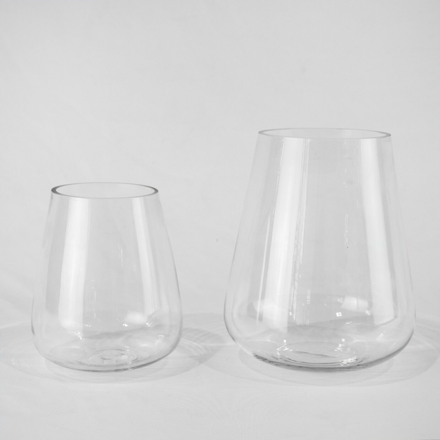 TULIP GLASS VASE 10.5 X 15 X 18H - Image 2