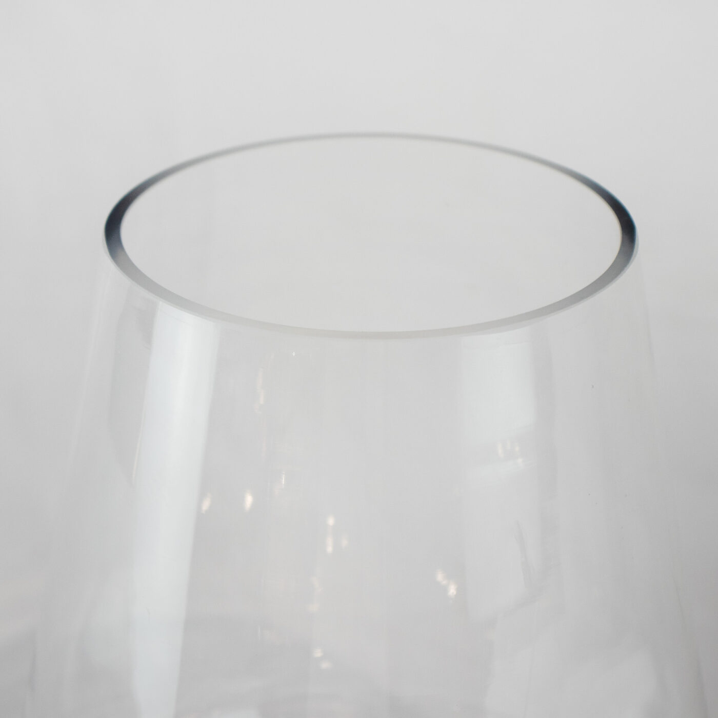 TULIP GLASS VASE 10.5 X 15 X 18H - Image 5