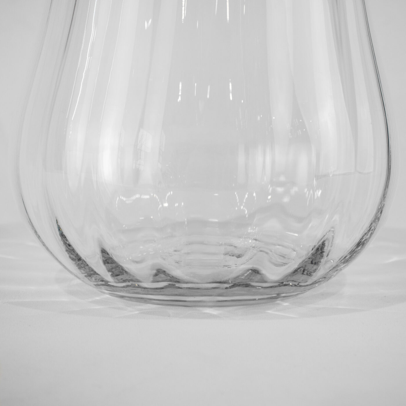 TULIP GLASS VASE 12 X 19 X 24H - Image 4