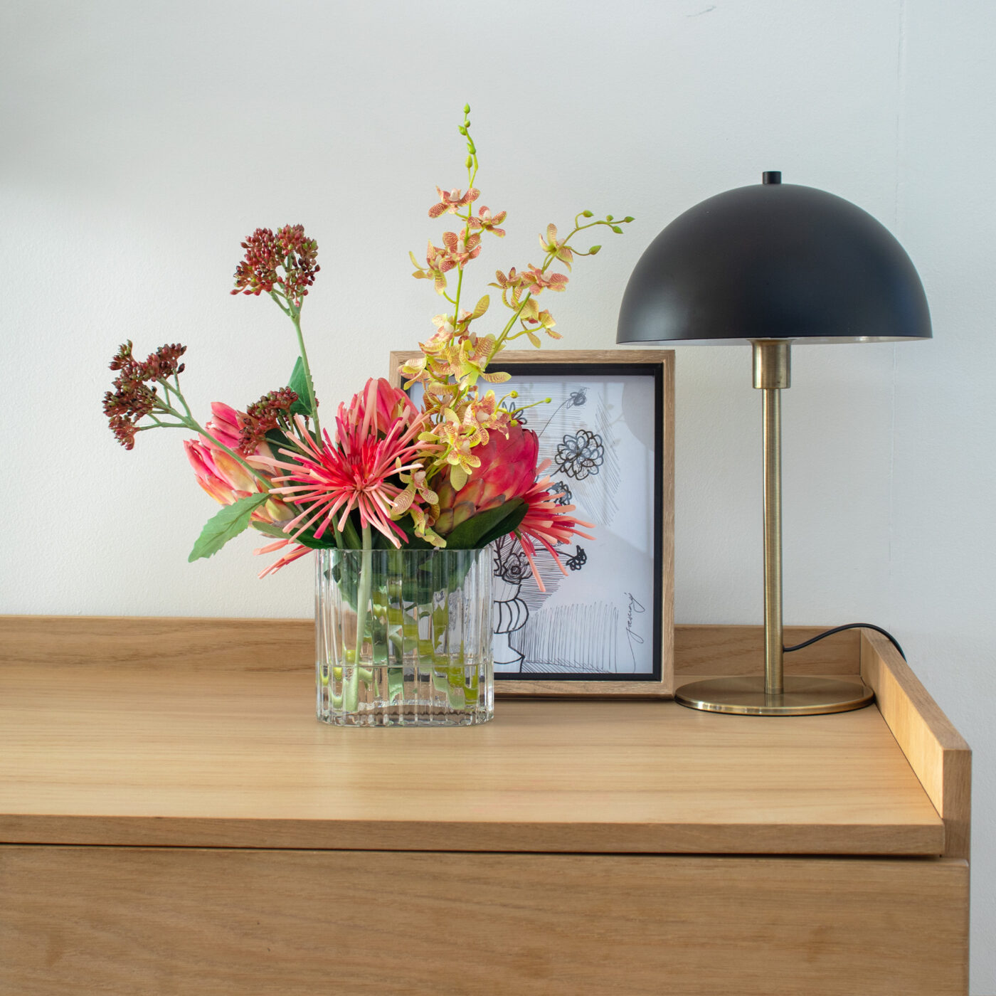 PROTEA RED WITH SPIDER MUM IN SMALL RECT RIB VASE
