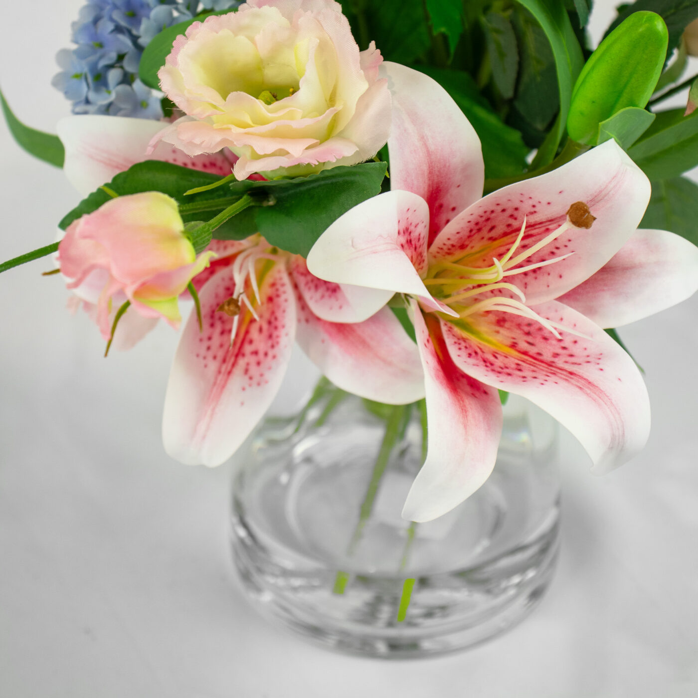 TIGER LILY PINK WITH BLUE SNOWBALL IN TAPERED VASE