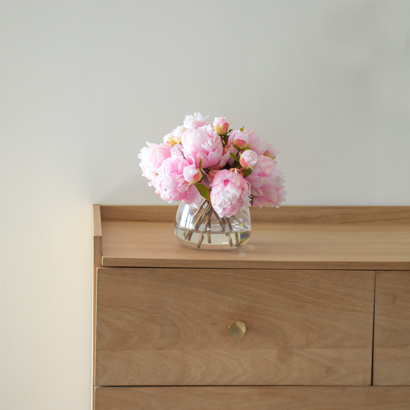 PEONY SPRAY PINK IN TULIP VASE