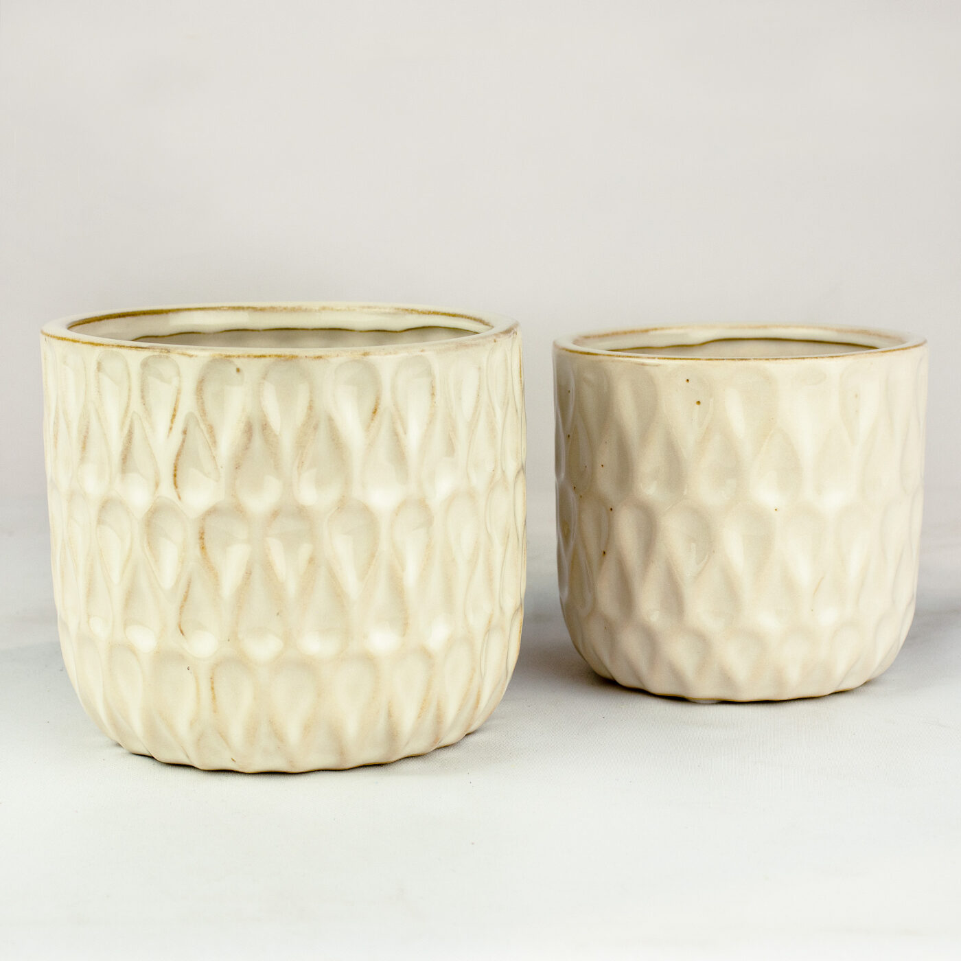 TEARDROP CERAMIC PLANTER WHITE MEDIUM 19X19X17.5