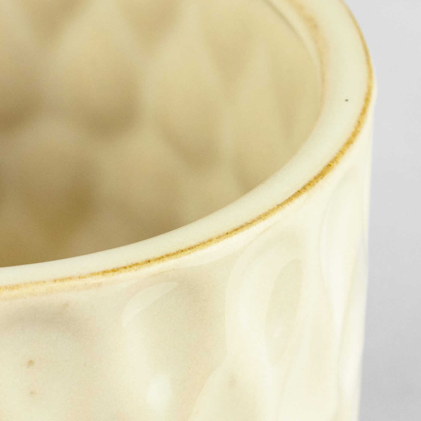 TEARDROP CERAMIC PLANTER WHITE MEDIUM 19X19X17.5
