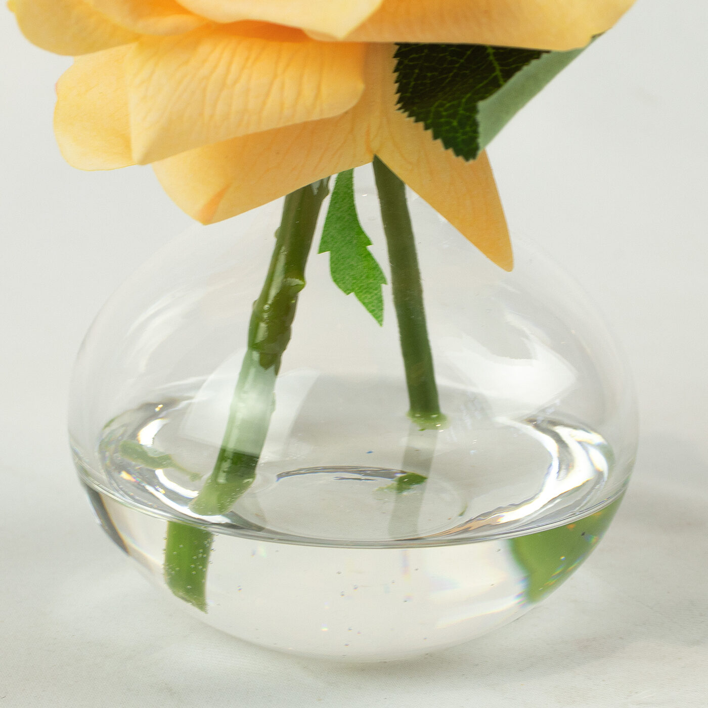 ROSE RT PEACH IN BUD VASE