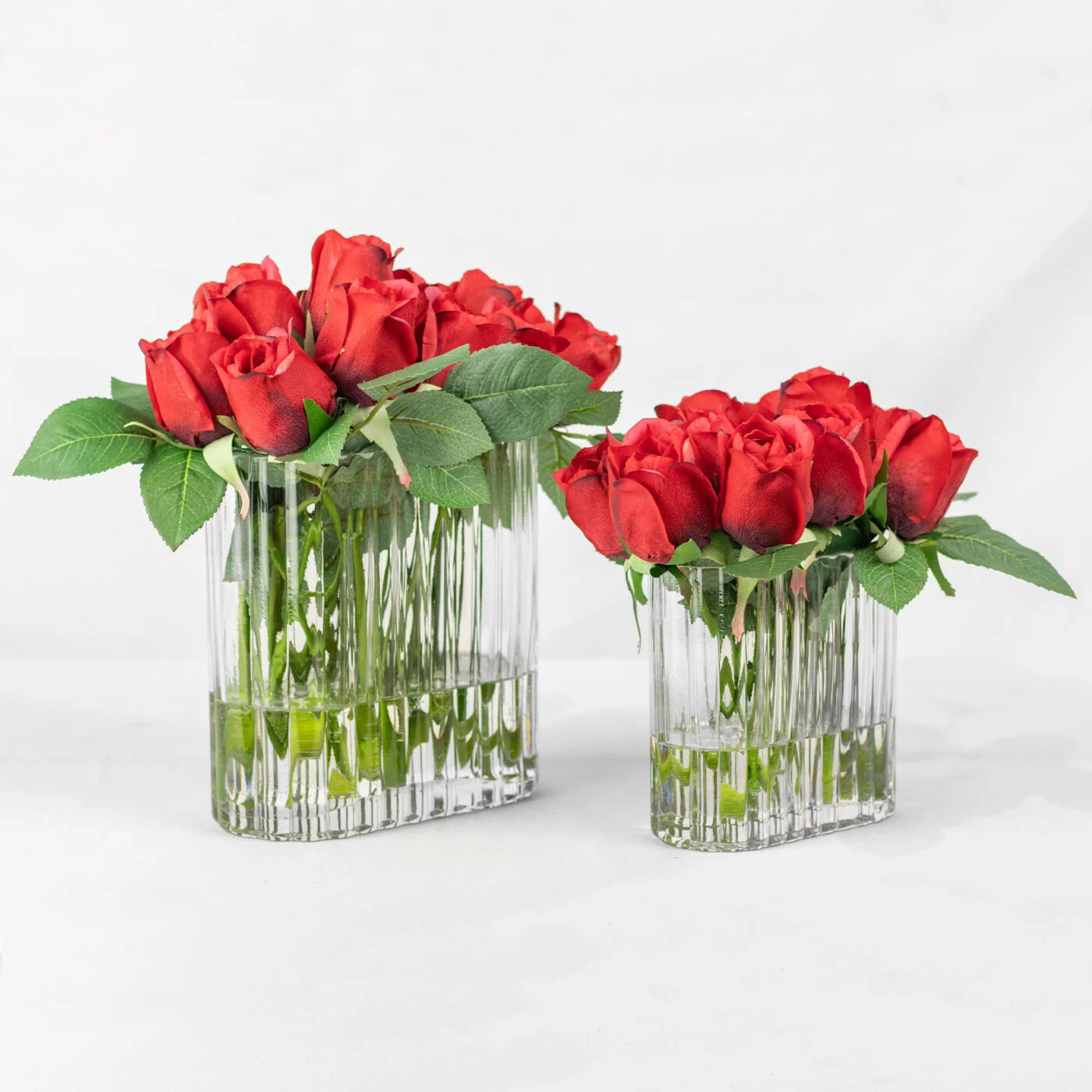 LISA ROSE RED IN RIBBED RECT VASE