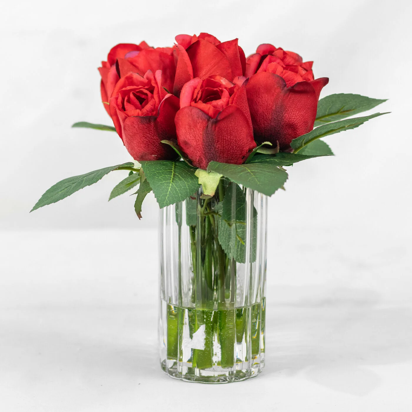 LISA ROSE RED IN RIBBED RECT VASE