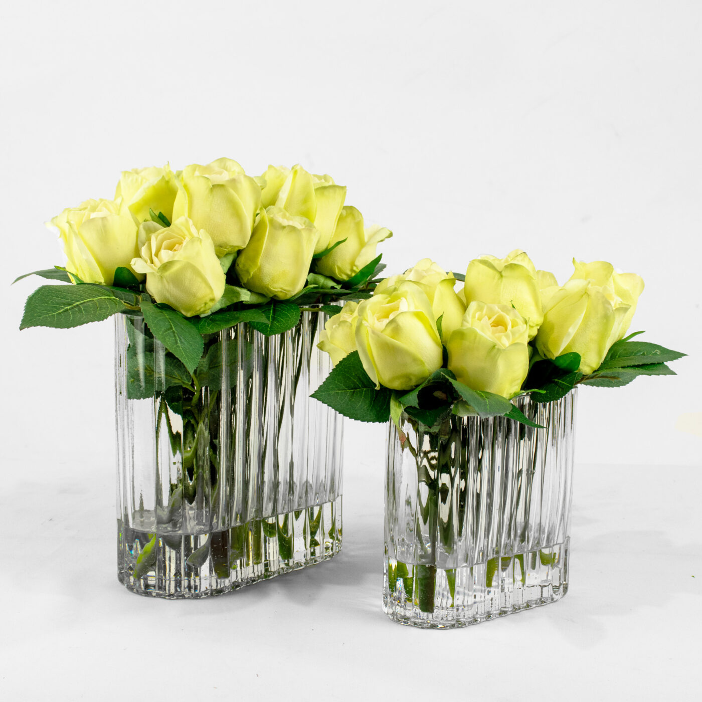 MINT LISA BUD ROSE IN MEDIUM RIBBED RECT VASE
