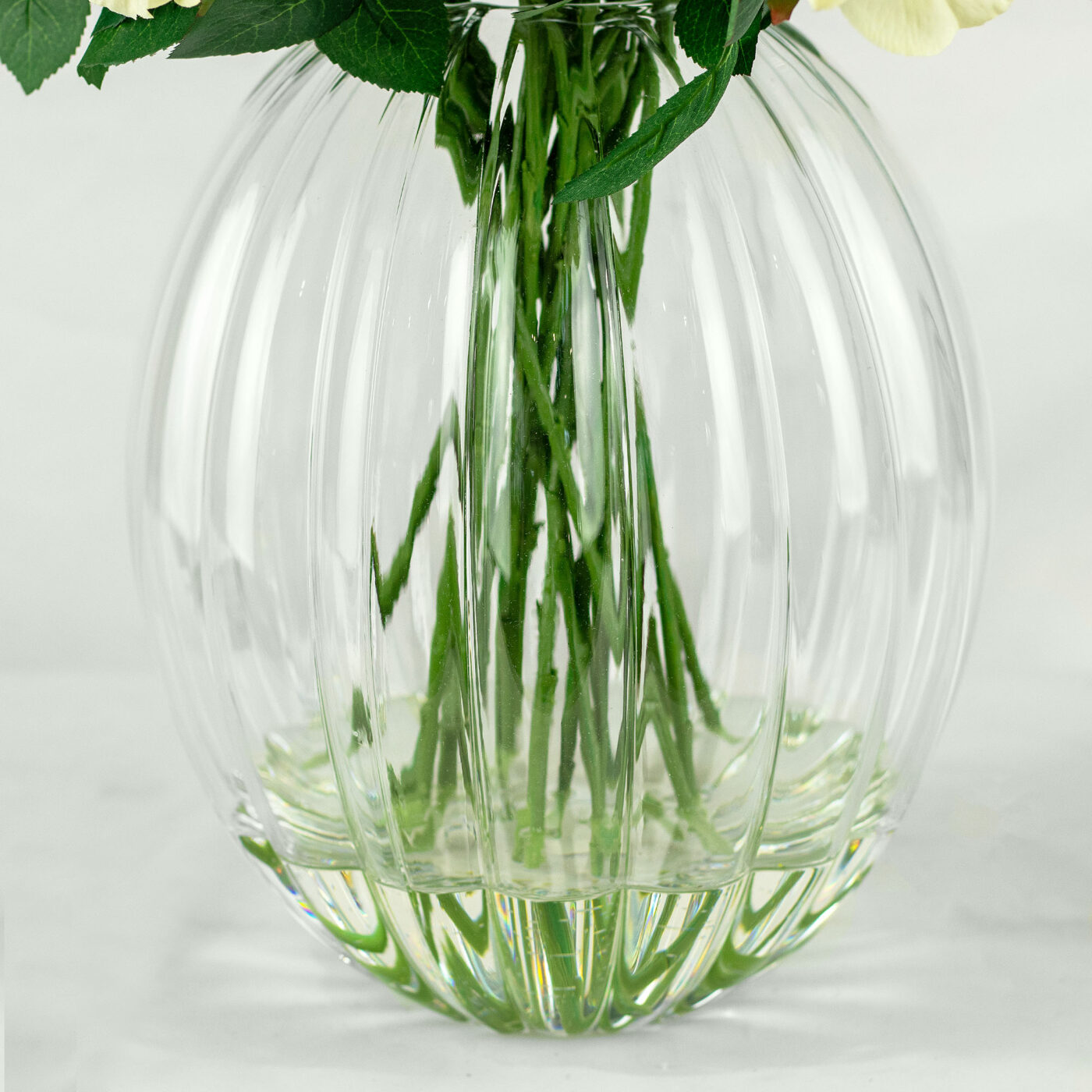 TEA ROSE CREAM IN RIBBED OPTIC VASE