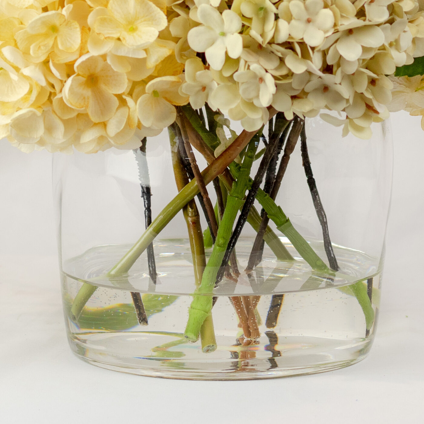 HYDRANGEA DRY CREAM WITH LILAC AND PAMPAS GRASS