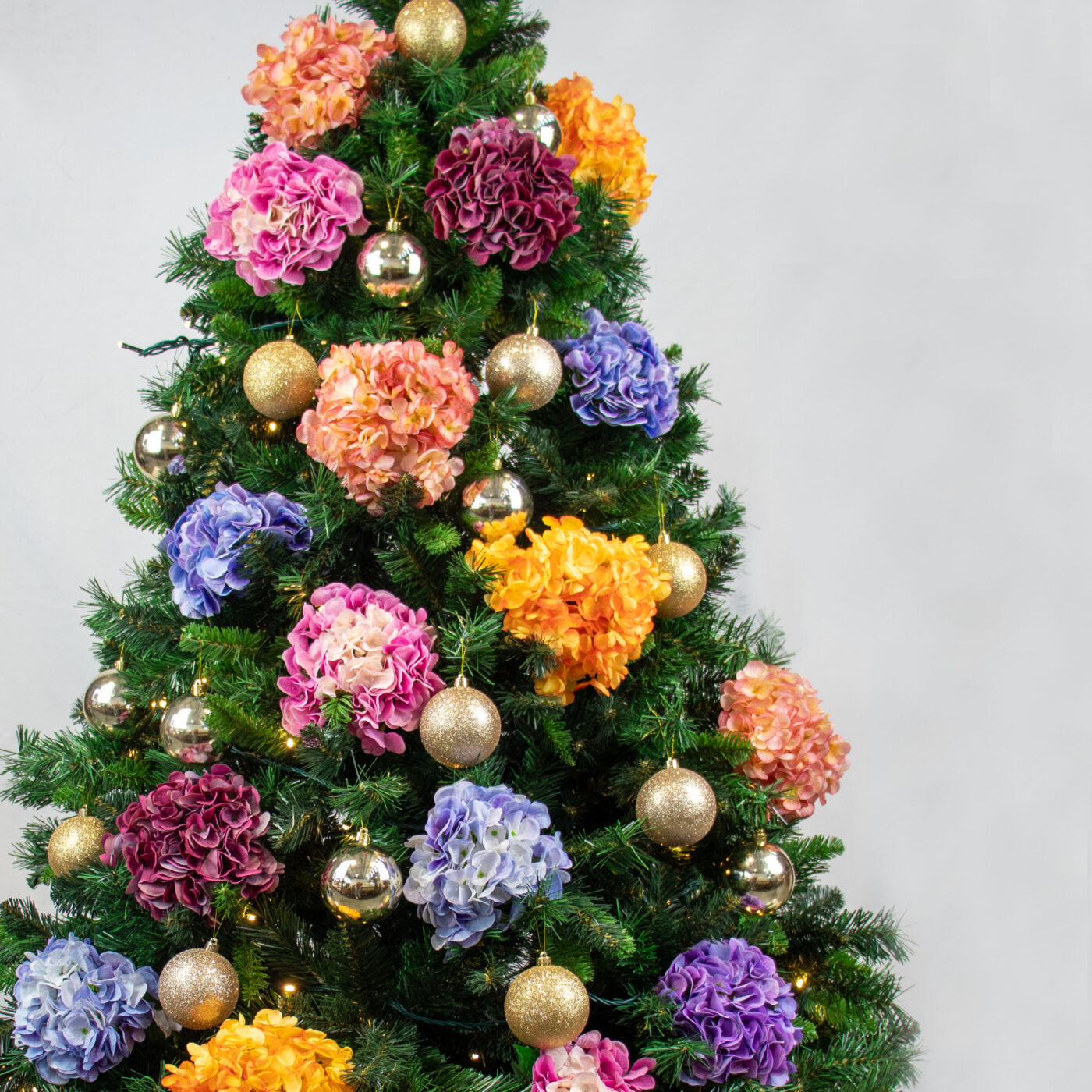 Floral Christmas Tree Decor Set – Hydrangeas & Gold Baubles