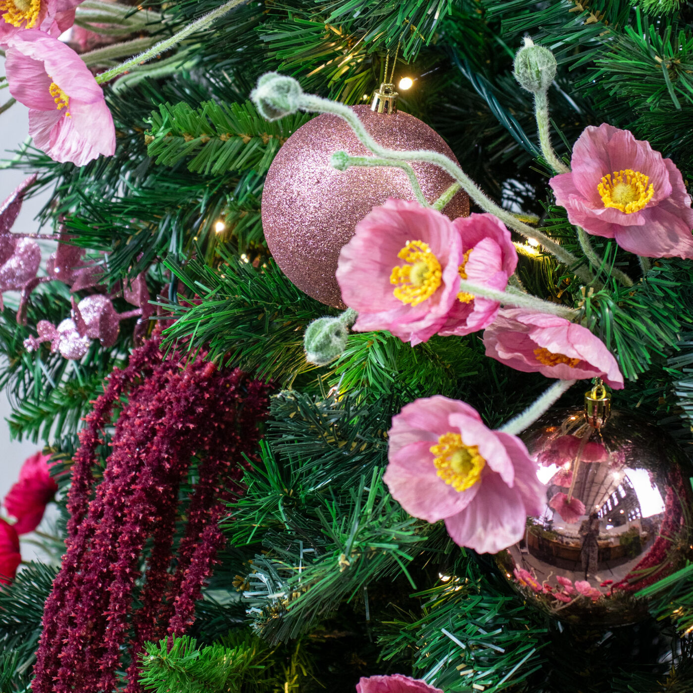 POPPY DECOR SET FOR 2.1m CHRISTMAS TREE - Image 2