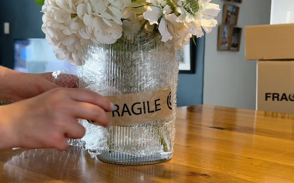 Unboxing - Remove the bubble wrap from the vase