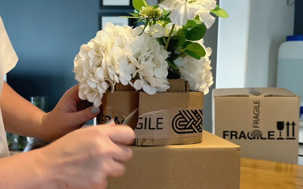 Unboxing - Remove internal packaging