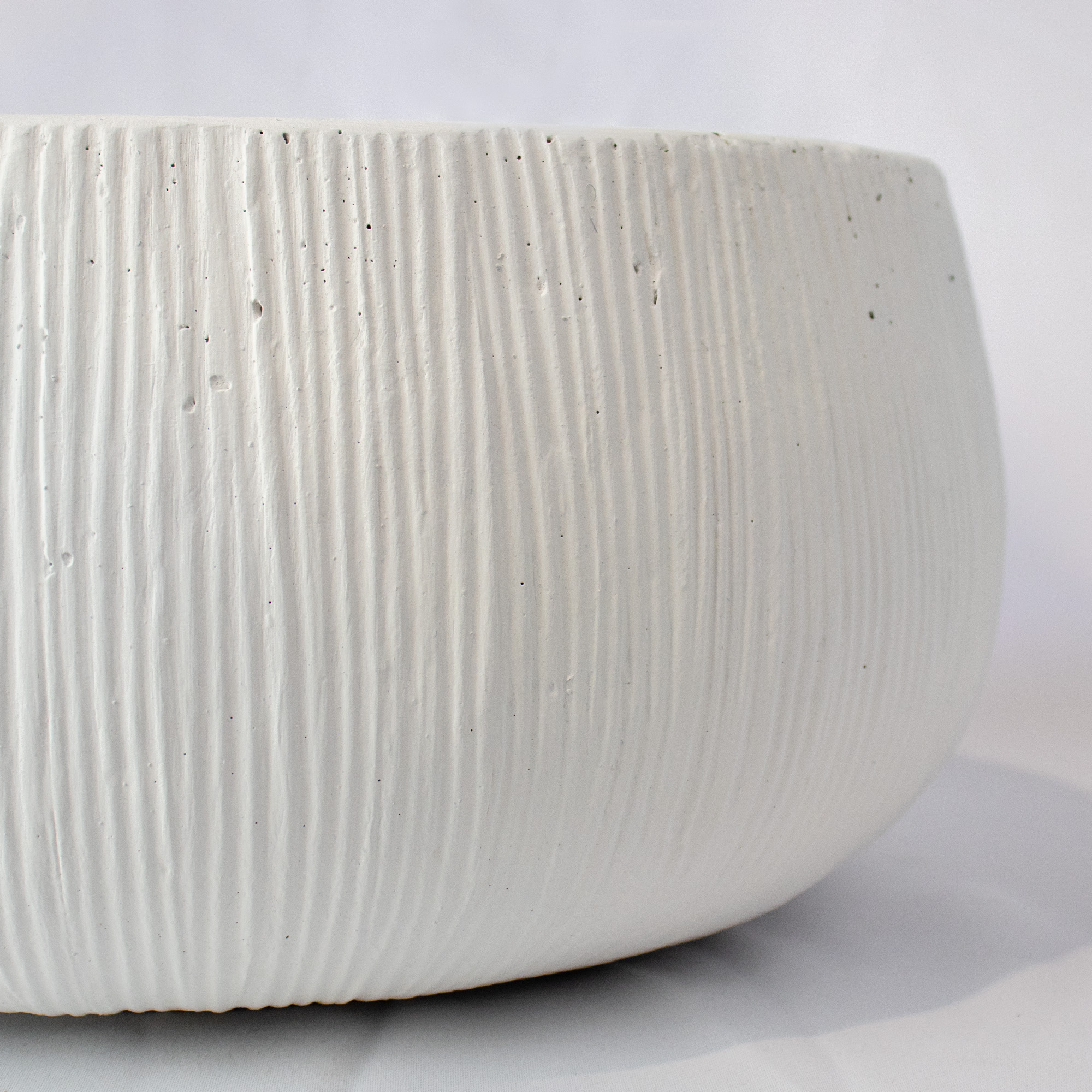 Medium Casbah Ribbed Fibre-Cement Planter – 33cm